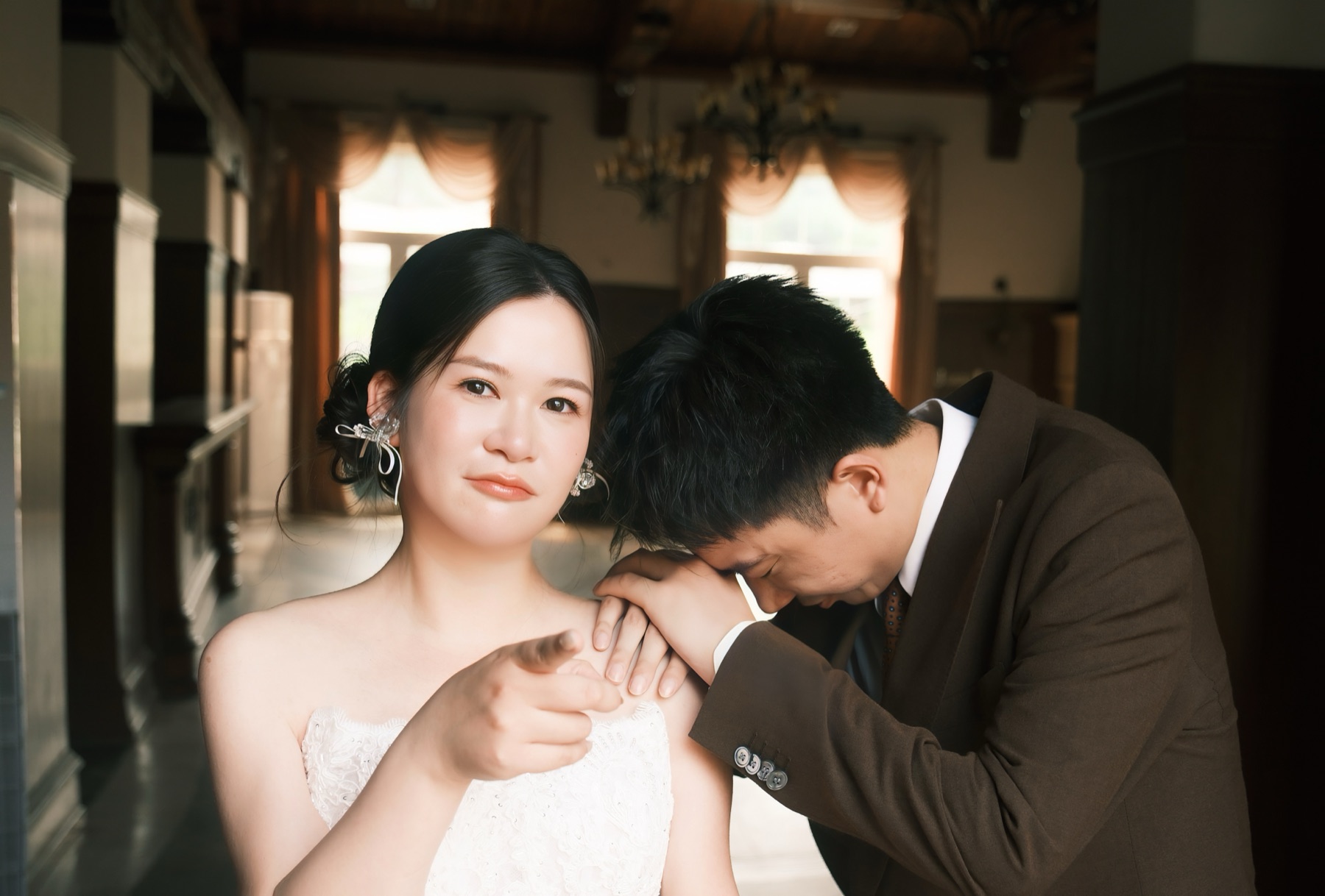 温柔的婚纱照特写